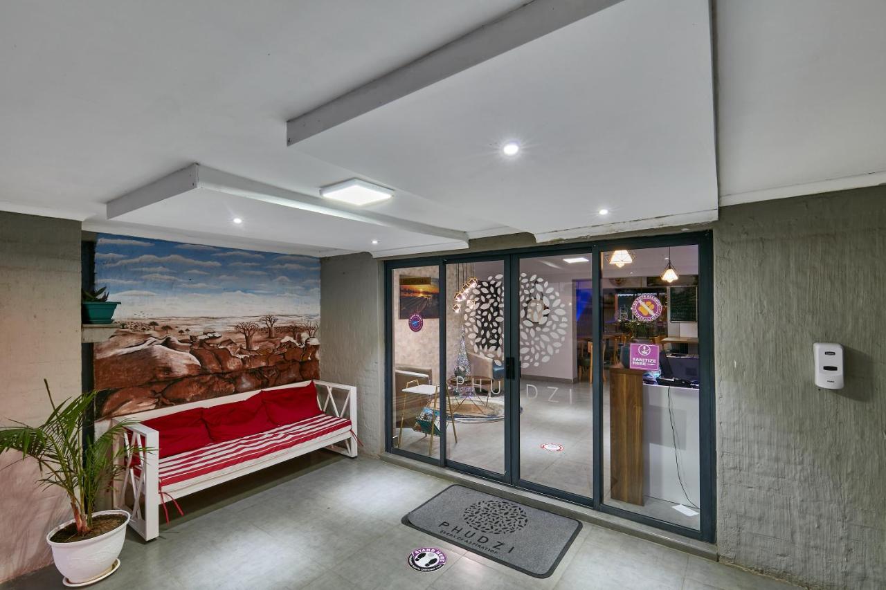 Phudzi Hotel Letlhakane ภายนอก รูปภาพ