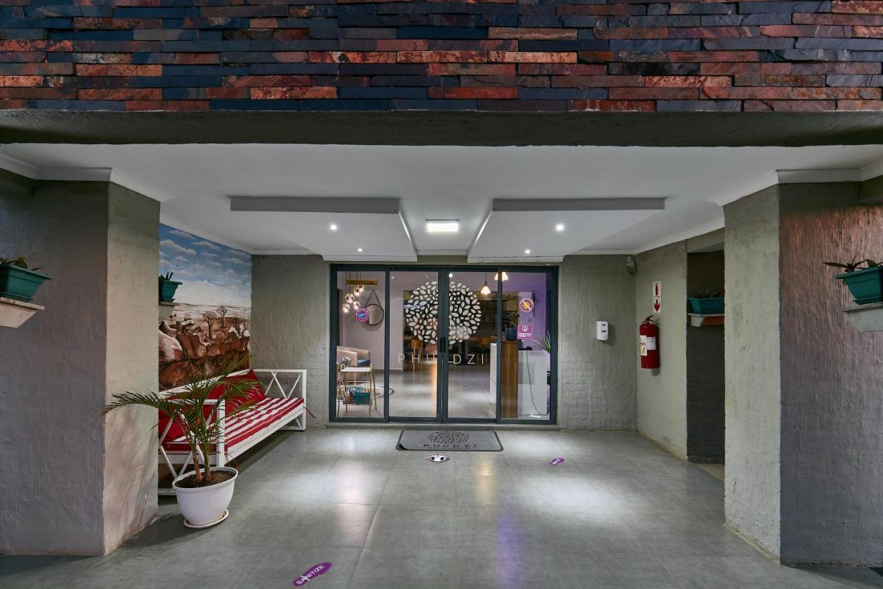 Phudzi Hotel Letlhakane ภายนอก รูปภาพ