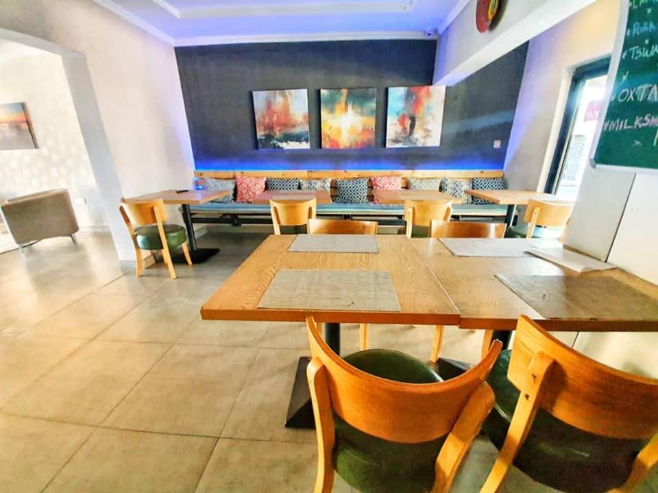 Phudzi Hotel Letlhakane ภายนอก รูปภาพ