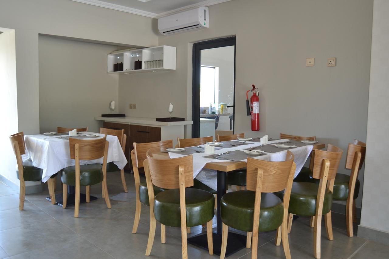 Phudzi Hotel Letlhakane ภายนอก รูปภาพ